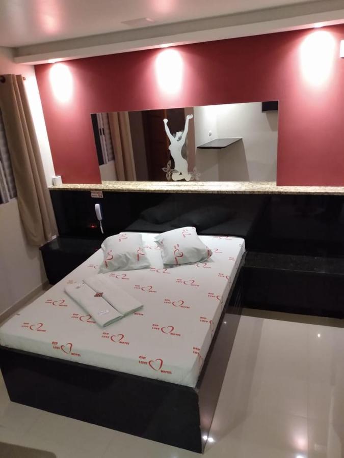 Hotel Red Love Diadema 外观 照片